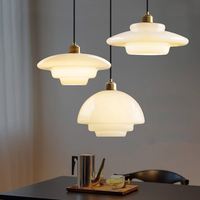 Tijdloze Witte Glazen Hanglamp voor een Elegant Interieur