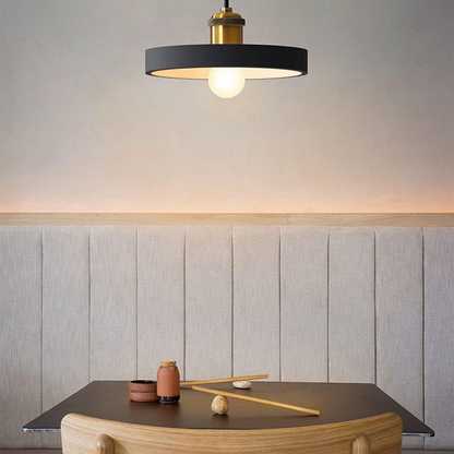 Scandinavische plafondlamp met modern design