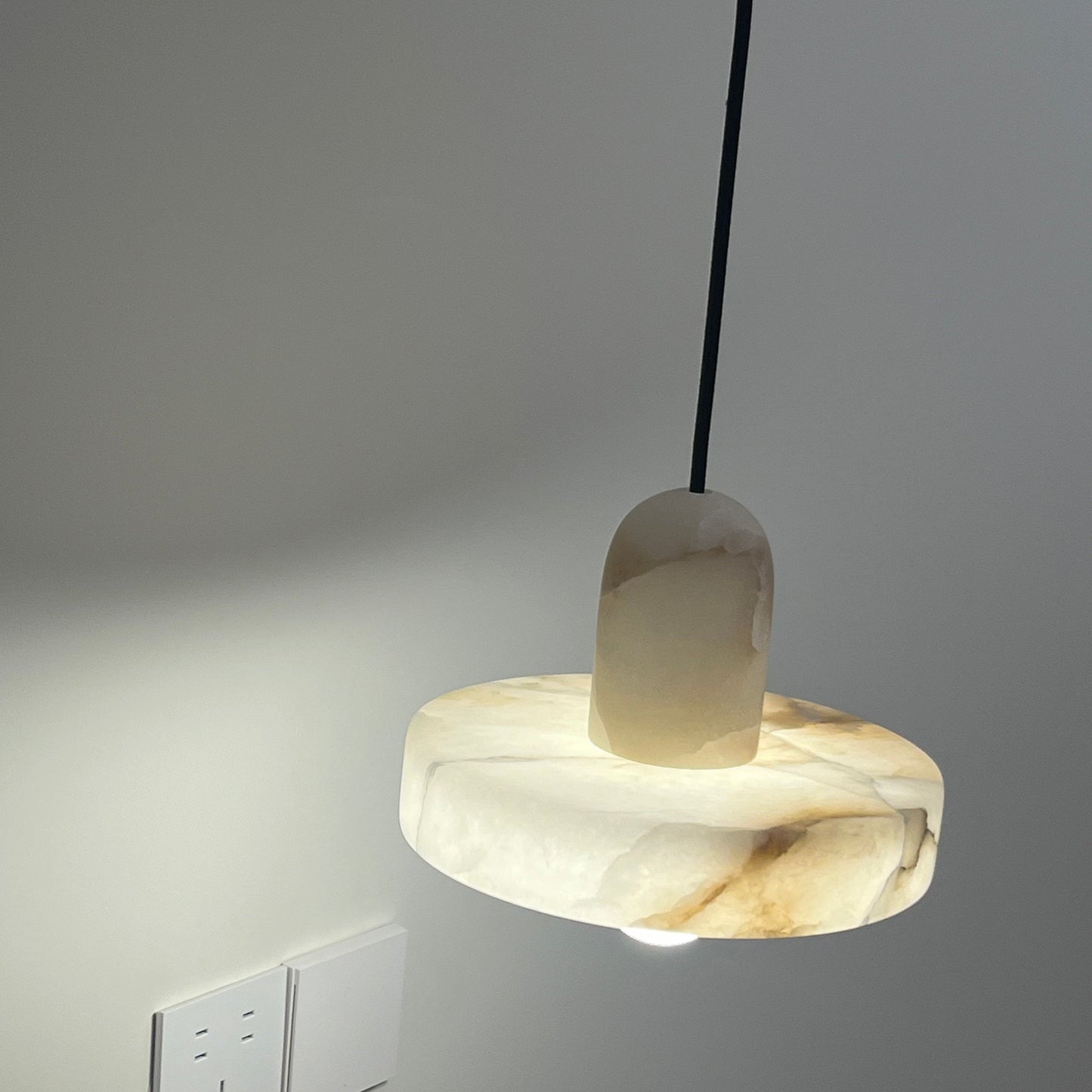 Moderne Witte Alabaster Hanglamp met Marmeren Lampenkap