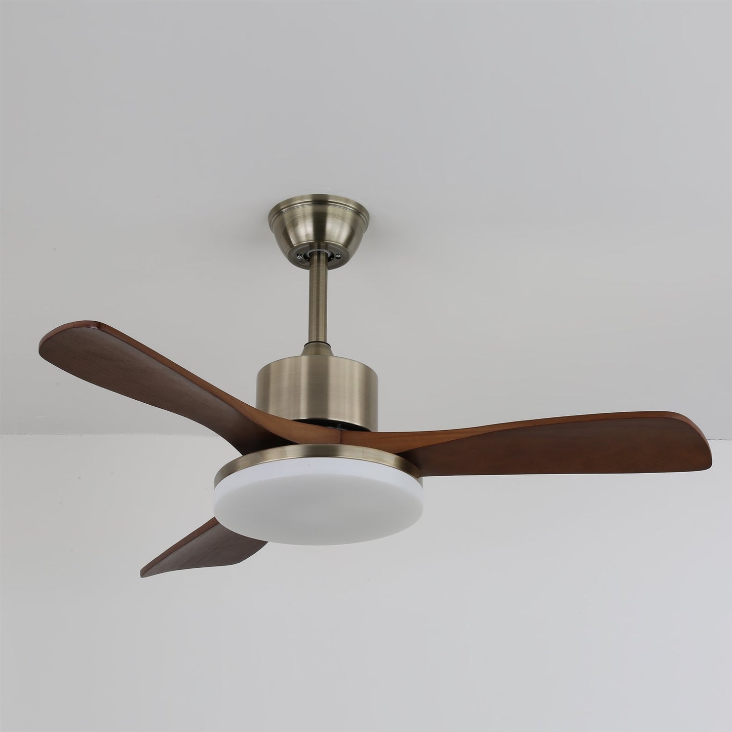 LuxeBreeze Houten Plafondventilator met Licht
