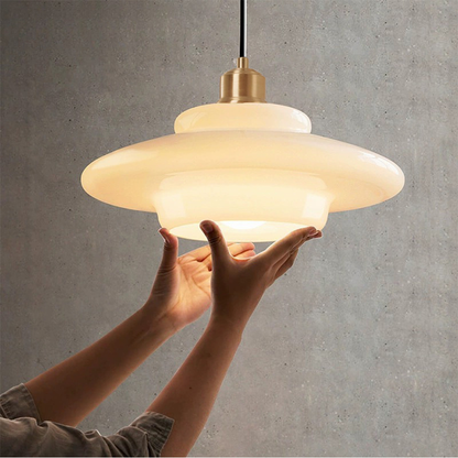 Tijdloze Witte Glazen Hanglamp voor een Elegant Interieur