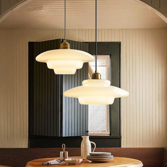 Tijdloze Witte Glazen Hanglamp voor een Elegant Interieur