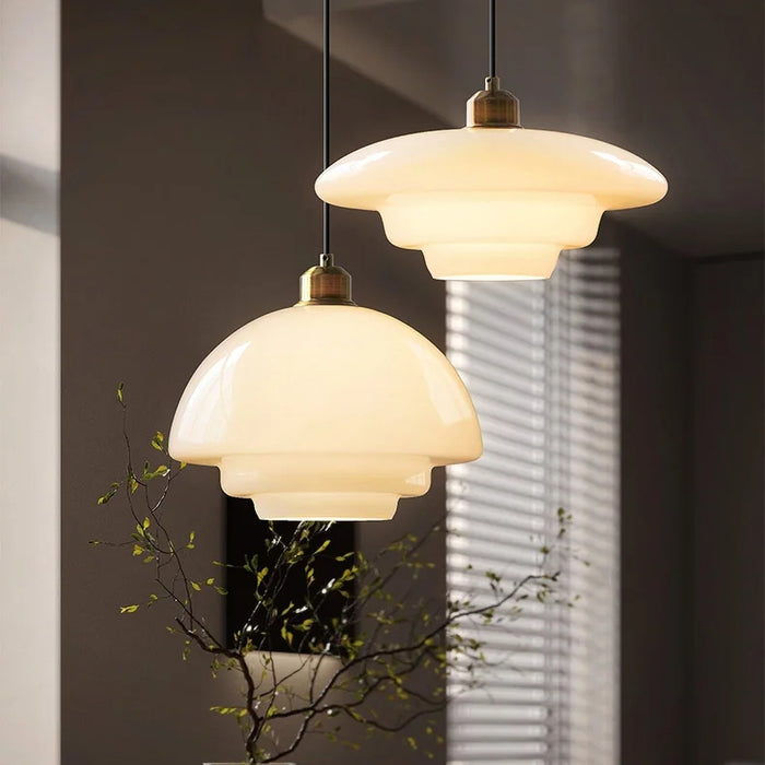 Tijdloze Witte Glazen Hanglamp voor een Elegant Interieur